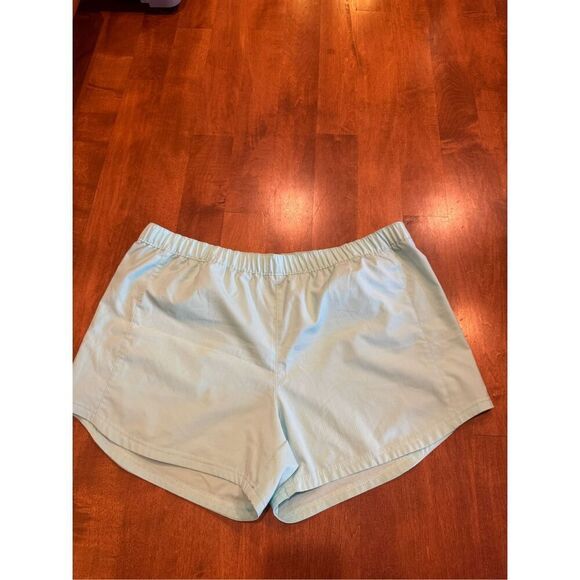 Woman’s Columbia PFG shorts size extra large. - Picture 1 of 5